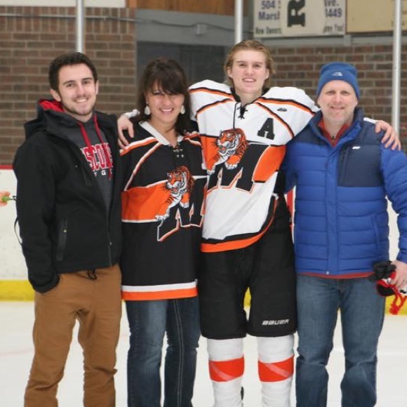 Meet your Posher, Kaytie - Picture 2 of 10